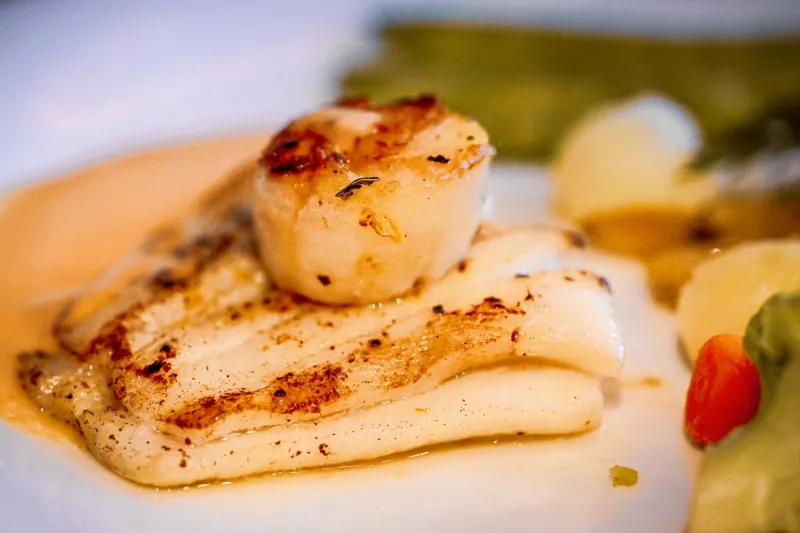 Golden Crust, Zero Excuses: The Real Reason Your Scallops Won't Sear (And How to Fix It for Good)